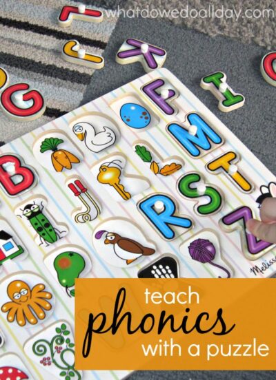 Teach phonic sounds with an alphabet puzzle